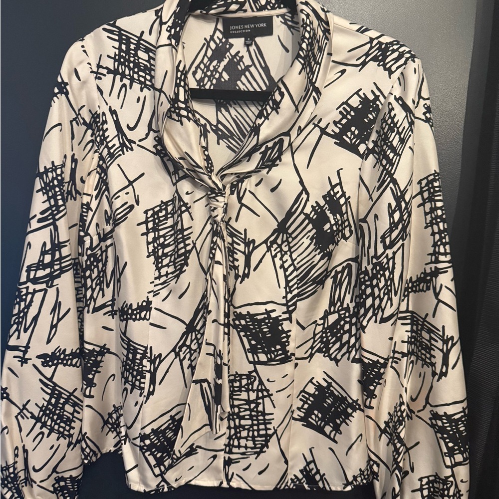 Jones New York Black and Cream Abstract Button Down Shirt